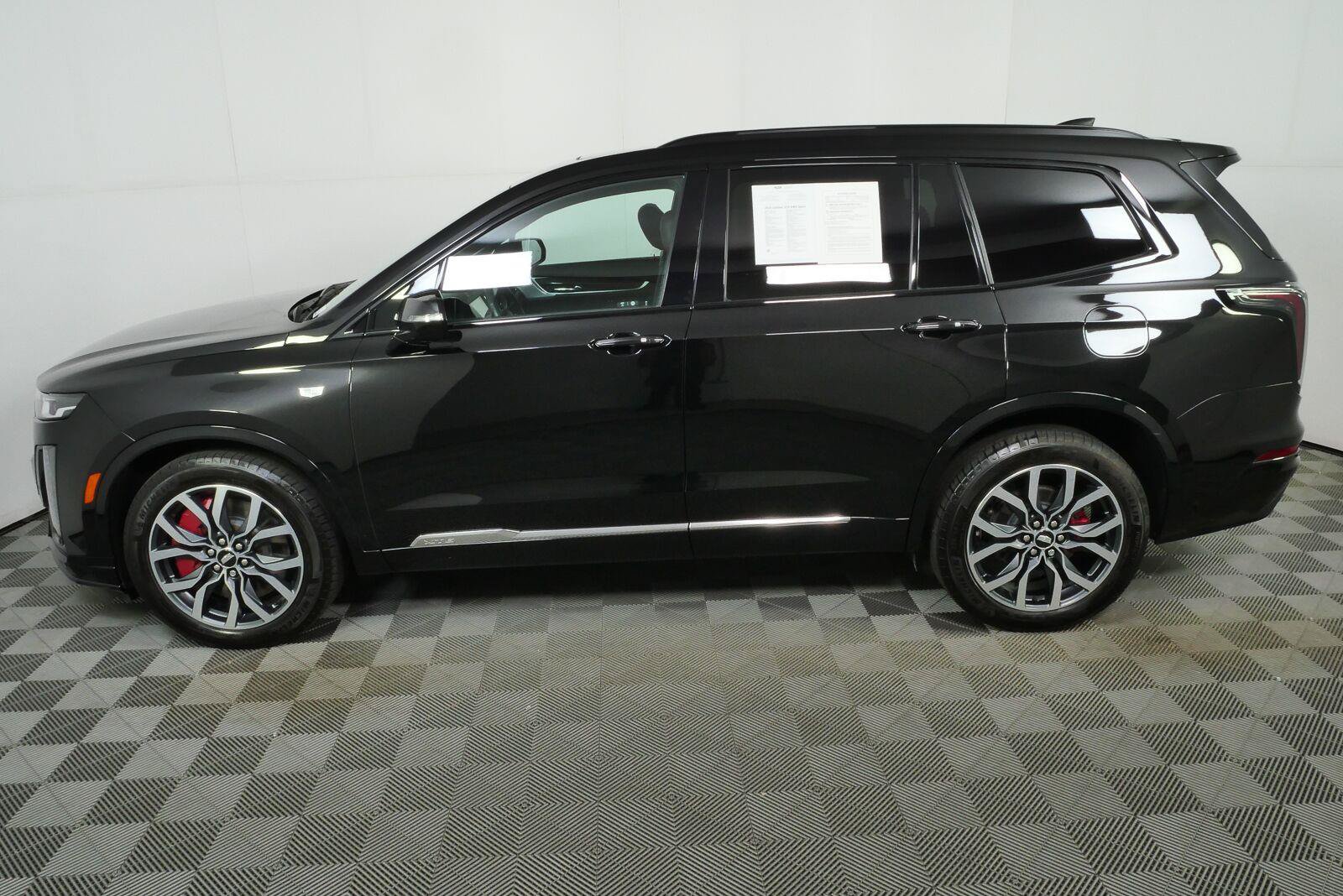 Used 2025 Cadillac XT6 Sport AWD/4WD image 27