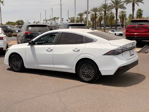 Used 2026 Nissan Sentra SV w/ Floor Mat Package FWD image 4