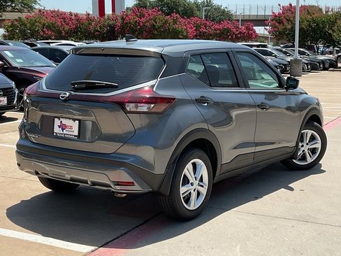 New 2025 Nissan Kicks Play S image 5