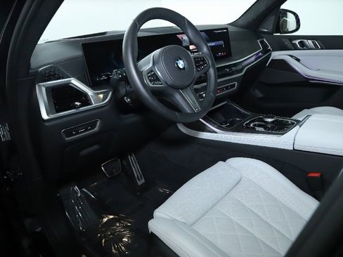Certified 2025 BMW X7 xDrive40i w/ M Sport Package image 20
