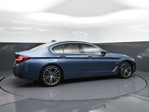 Used 2023 BMW 530e xDrive w/ Convenience Package image 8