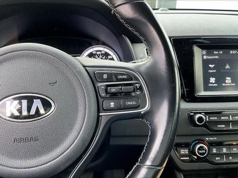 Used 2018 Kia Niro EX image 22