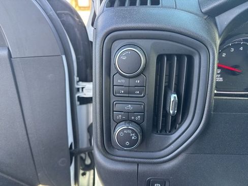 Used 2021 Chevrolet Silverado 1500 Custom Trail Boss w/ Realtree Special Edition image 11