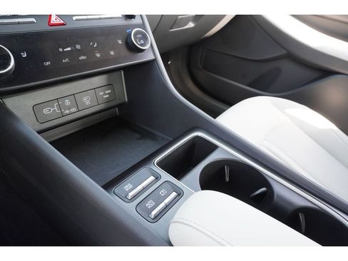 Used 2025 Hyundai Sonata SEL FWD image 13