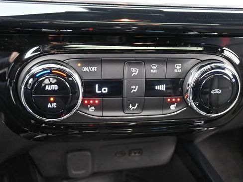 Used 2024 Chevrolet Trax RS w/ Sunroof Package image 21