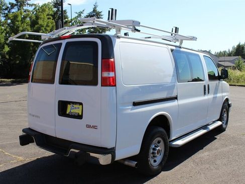 Used 2020 GMC Savana 2500 w/ Driver Convenience Package RWD image 4