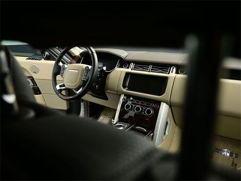 Used 2017 Land Rover Range Rover Supercharged image 37