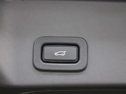 Used 2022 Land Rover Range Rover Evoque R-Dynamic S AWD/4WD image 21