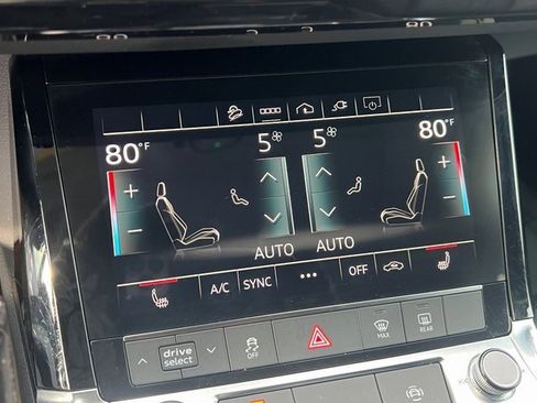 Used 2021 Audi e-tron Premium w/ Convenience Plus Package image 31