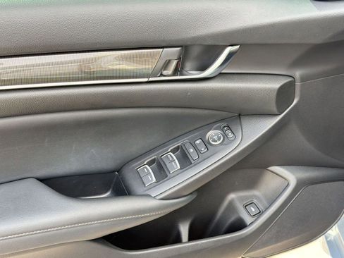 Used 2021 Honda Accord Sport image 13