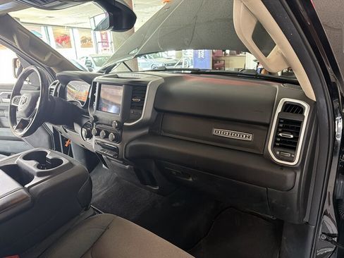 Used 2020 RAM 1500 Big Horn AWD/4WD image 23