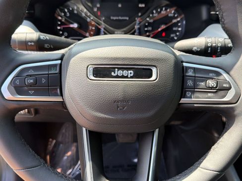 Used 2025 Jeep Compass Limited AWD/4WD image 10