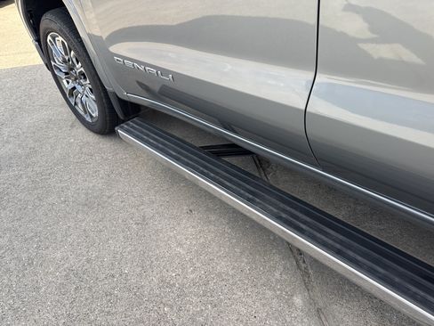 Used 2026 GMC Sierra 1500 Denali Ultimate AWD/4WD image 9