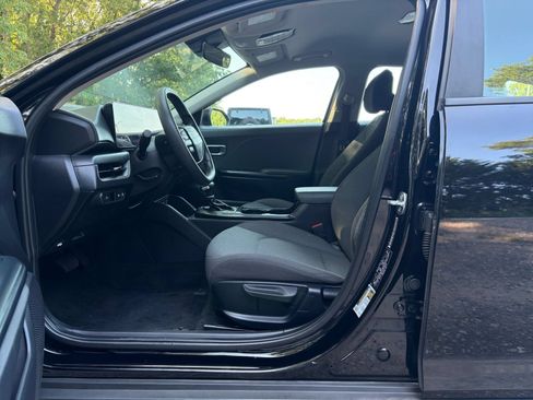 Used 2025 Kia K4 FWD image 25