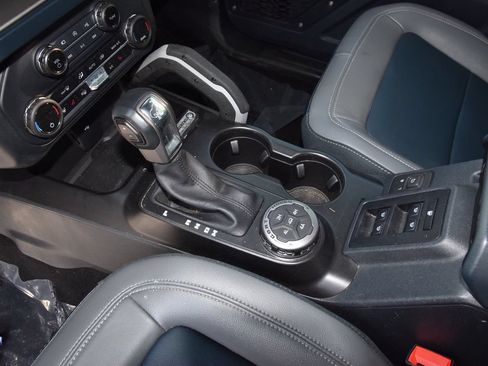 Certified 2023 Ford Bronco Outer Banks w/ Sasquatch Package AWD/4WD image 10