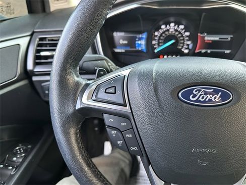 Used 2018 Ford Fusion Titanium image 33