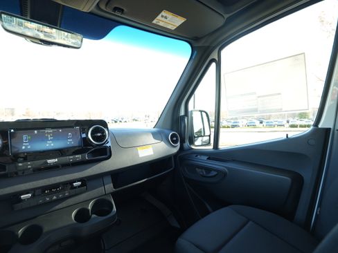 New 2026 Mercedes-Benz Sprinter 2500 image 25