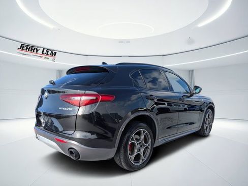 Used 2022 Alfa Romeo Stelvio Ti image 3