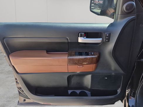 Used 2011 Toyota Tundra Limited w/ Memory Pkg image 26