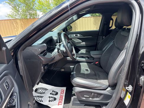 Used 2025 Ford Explorer ST AWD/4WD image 12
