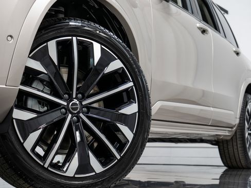 New 2026 Volvo XC90 B6 Ultra w/ Protection Package image 28