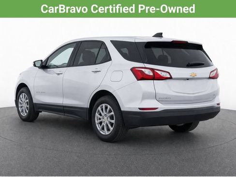 Used 2021 Chevrolet Equinox LS w/ LS Convenience Package AWD/4WD image 2