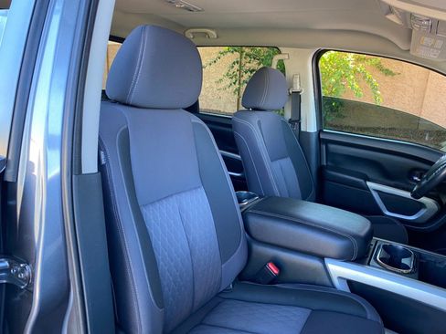 Used 2021 Nissan Titan SV w/ SV Convenience Package RWD image 44