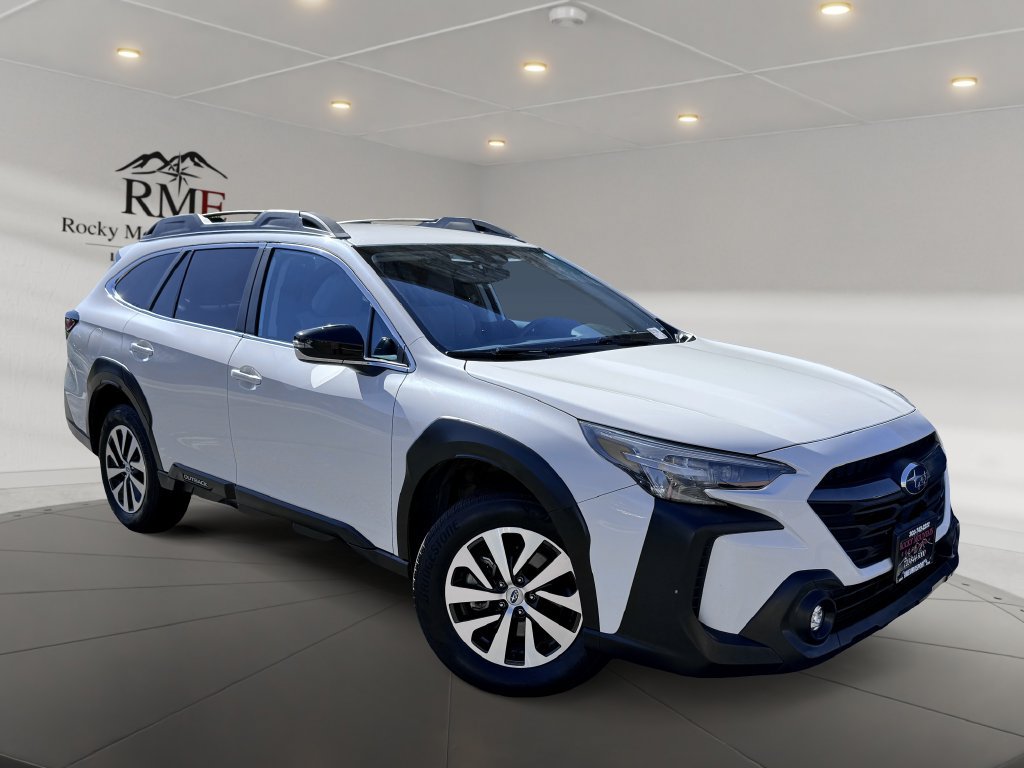 Used 2023 Subaru Outback Premium AWD/4WD image 1