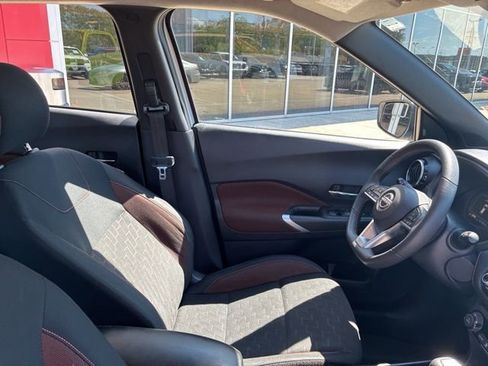 Used 2023 Nissan Kicks SR image 10