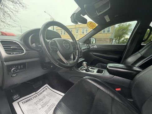 Used 2018 Jeep Grand Cherokee Altitude RWD image 14