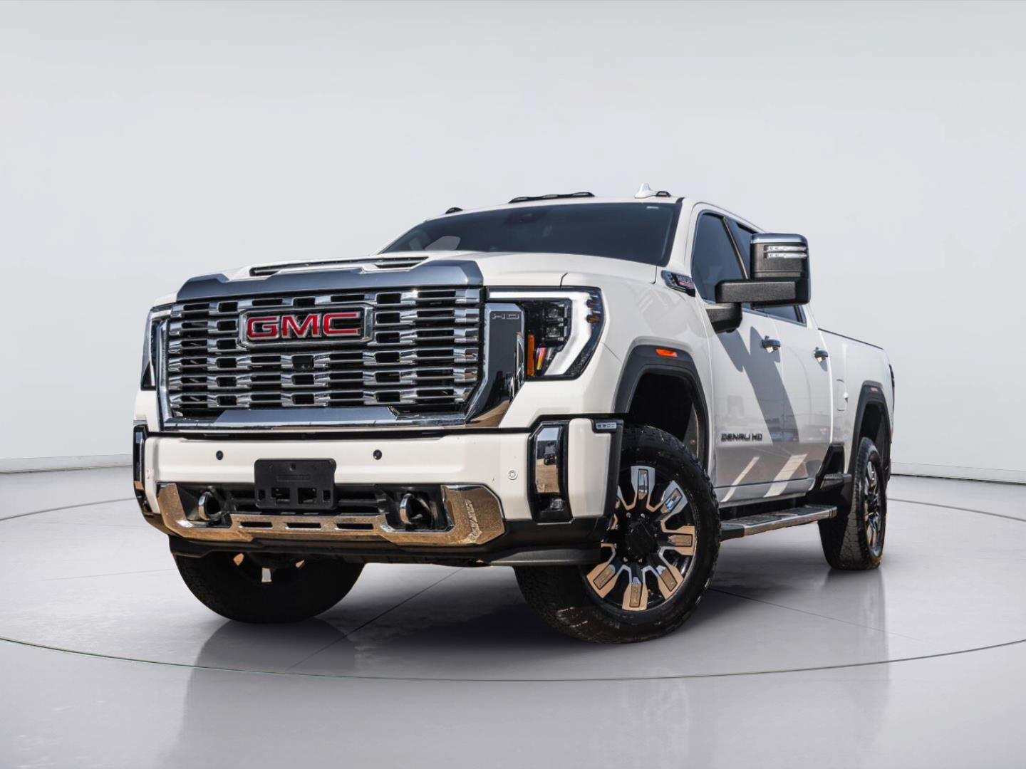Used 2024 GMC Sierra 2500 Denali w/ Denali Reserve Package AWD/4WD image 1
