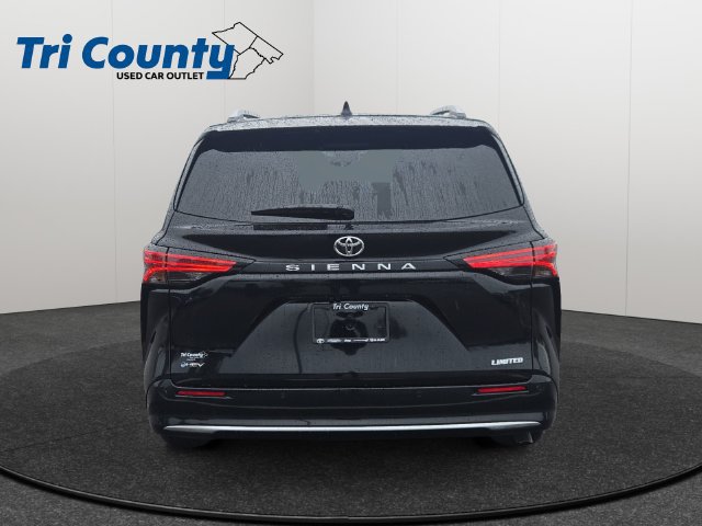 Certified 2026 Toyota Sienna Limited FWD image 7