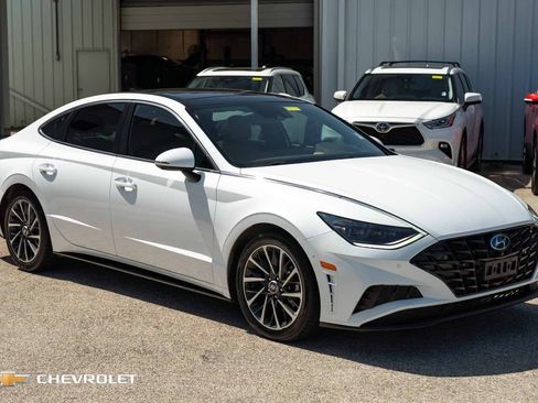 Used 2020 Hyundai Sonata Limited w/ Cargo Package FWD image 3