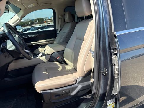 Used 2022 Ford Expedition XLT RWD image 13