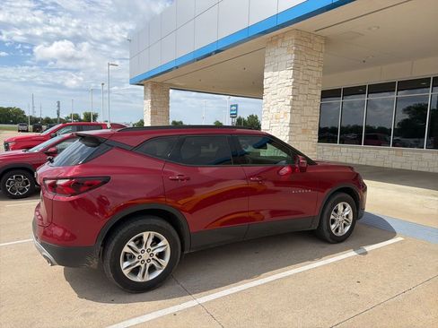 Used 2020 Chevrolet Blazer LT FWD image 2