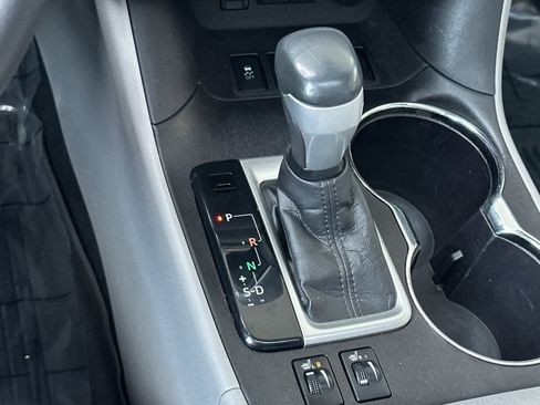 Used 2017 Toyota Highlander XLE image 23