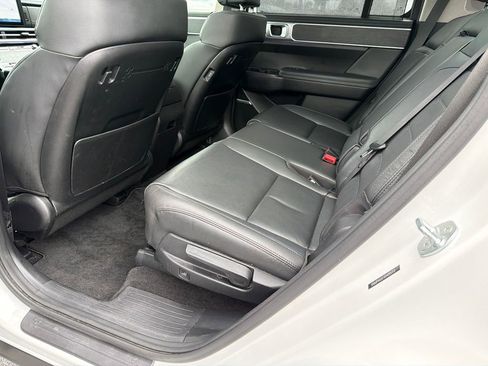 Used 2025 Hyundai Santa Fe Limited image 21