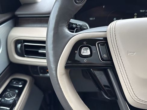 Used 2021 Lincoln Aviator Reserve w/ Equipment Group 202A image 34