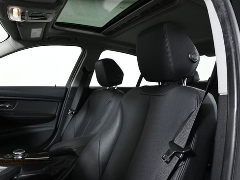 Used 2014 BMW 320i xDrive Sedan image 4