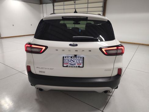 Used 2023 Ford Escape Platinum w/ Premium Technology Package AWD/4WD image 10