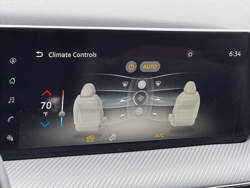 Certified 2025 Nissan Kicks SR FWD image 23