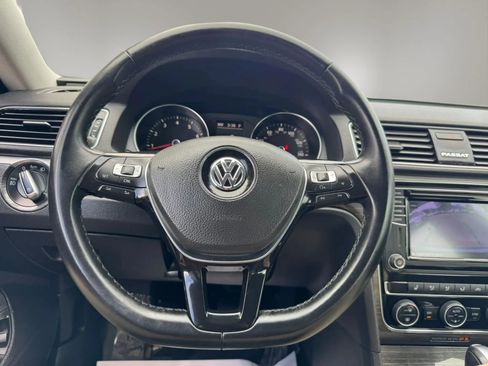 Used 2018 Volkswagen Passat 2.0T SE FWD image 20