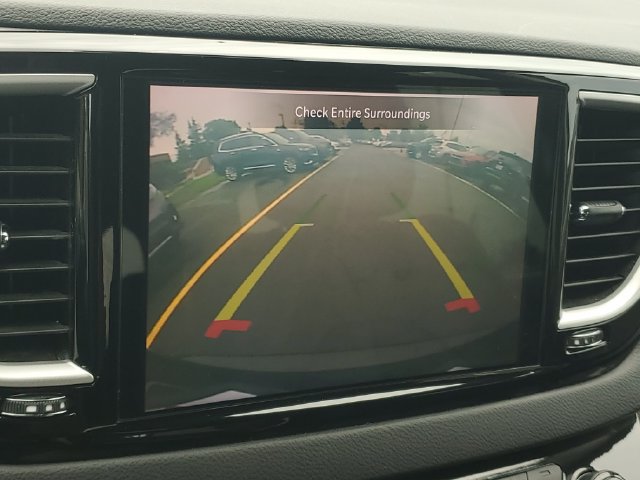 Used 2024 Chrysler Pacifica Touring-L FWD image 26