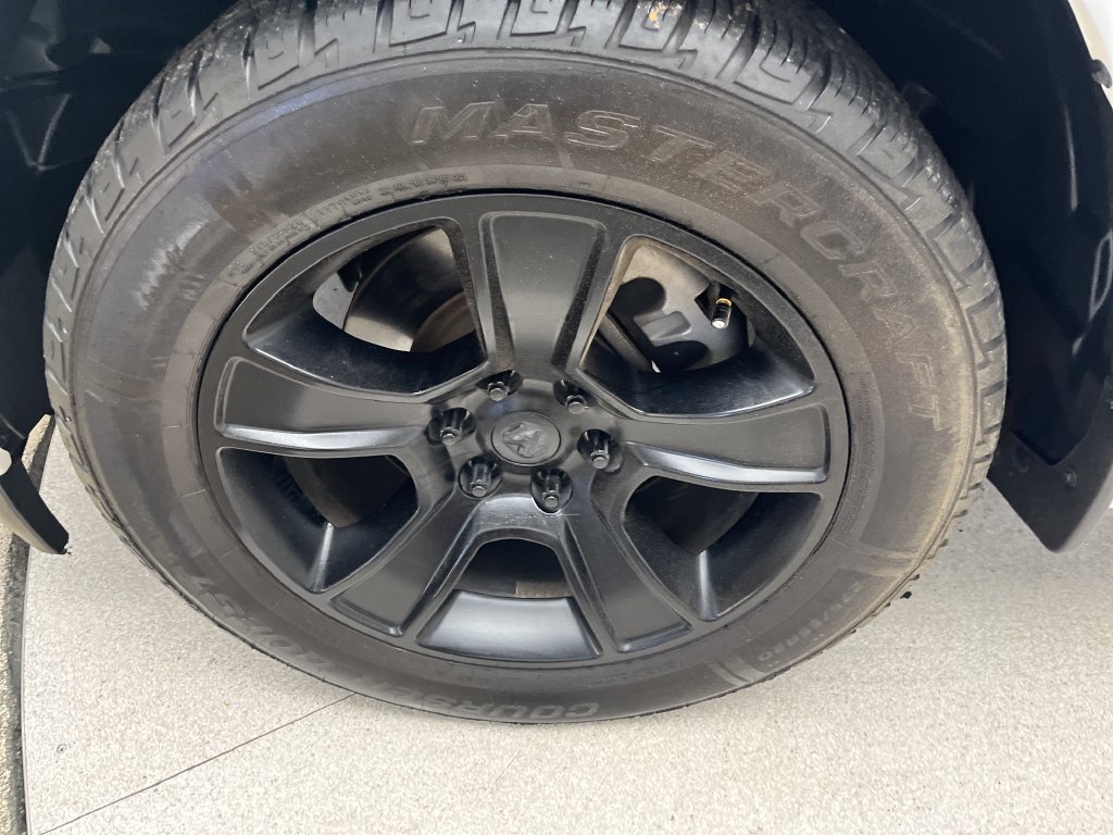 Used 2020 RAM 1500 Big Horn AWD/4WD image 9