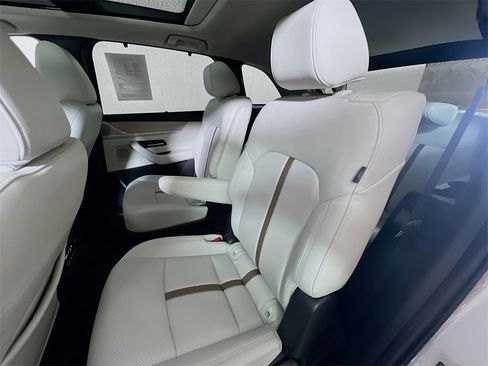 Used 2024 MAZDA CX-90 Plug-In Hybrid w/ Premium Plus image 22