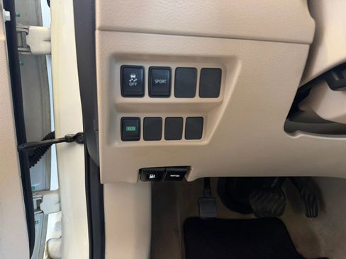 Used 2015 Nissan Rogue S FWD image 18