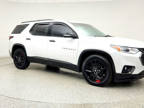 Used 2021 Chevrolet Traverse Premier w/ Redline Edition AWD/4WD image 3