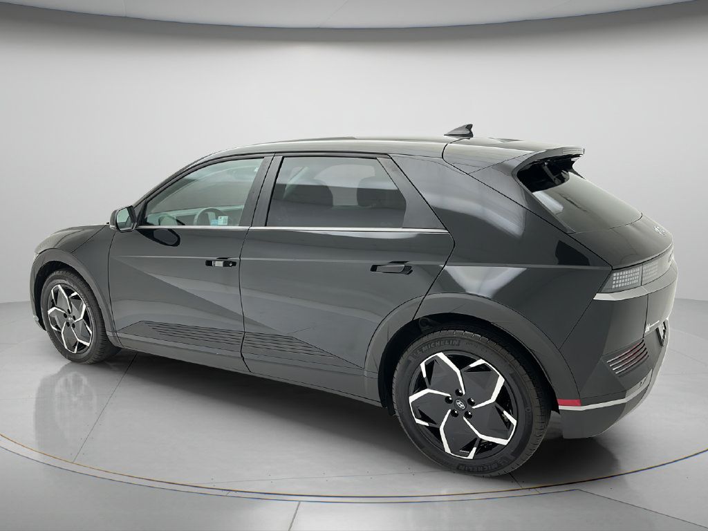 Used 2024 Hyundai Ioniq 5 SE AWD/4WD image 4