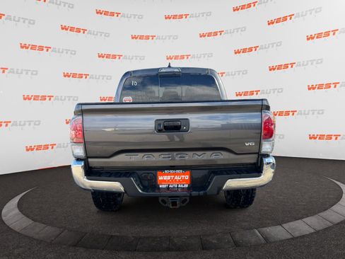 Used 2022 Toyota Tacoma TRD Off-Road image 4