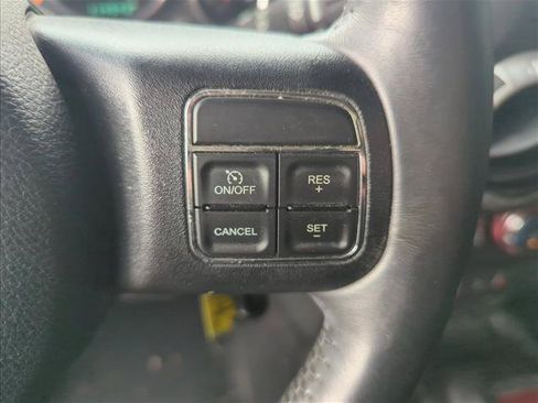 Used 2015 Jeep Wrangler Unlimited Sahara w/ Connectivity Group AWD/4WD image 12